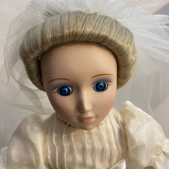 Vintage Danbury Mint Porcelain Doll (Margaret, An empire bride) - Picture 1 of 13